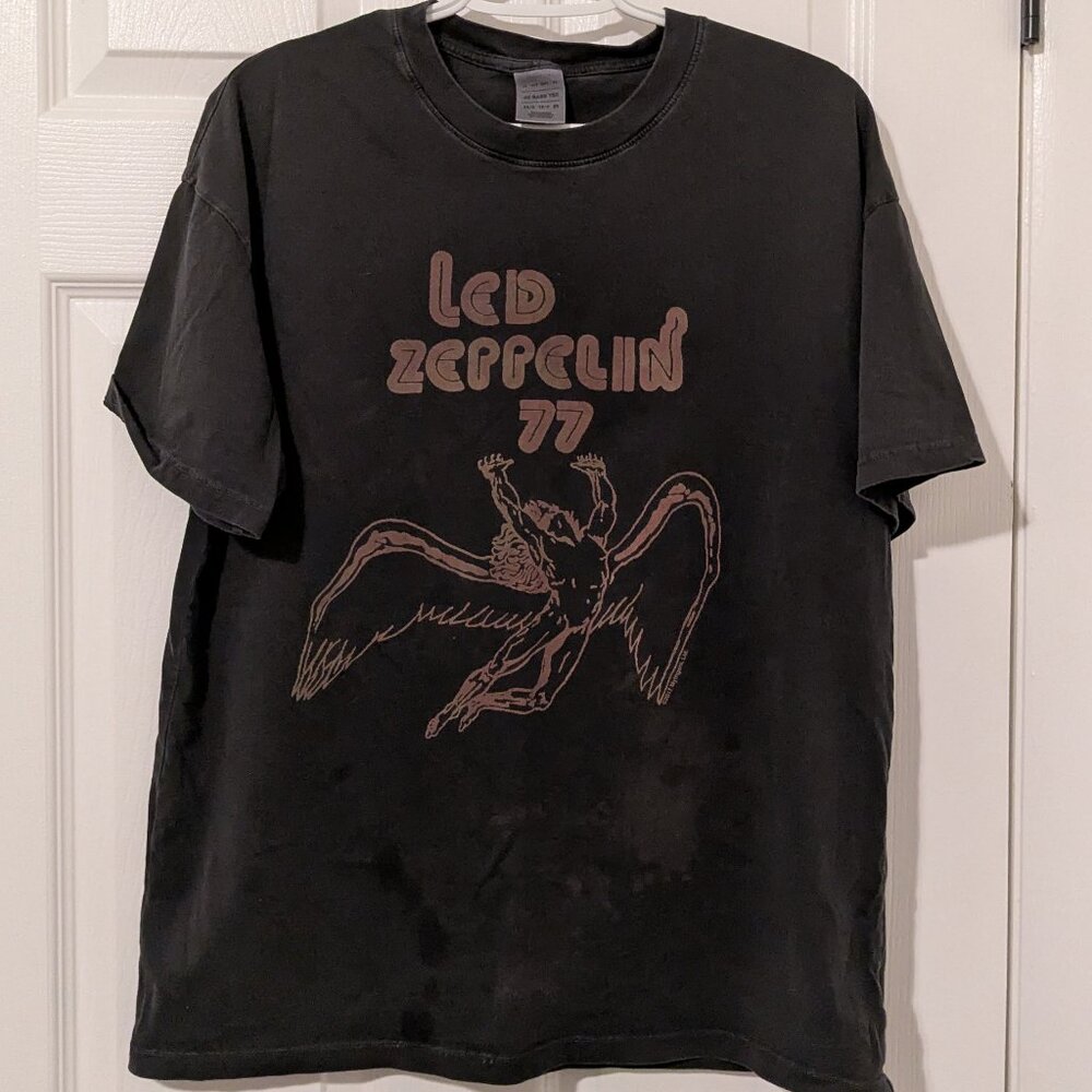 AEO Led Zeppelin 77 tee size XS